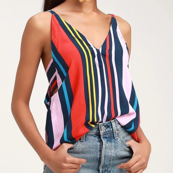 Lulu’s XS Super cute Adrift double strap tank with side cutouts + tiebacks - Picture 2 of 8